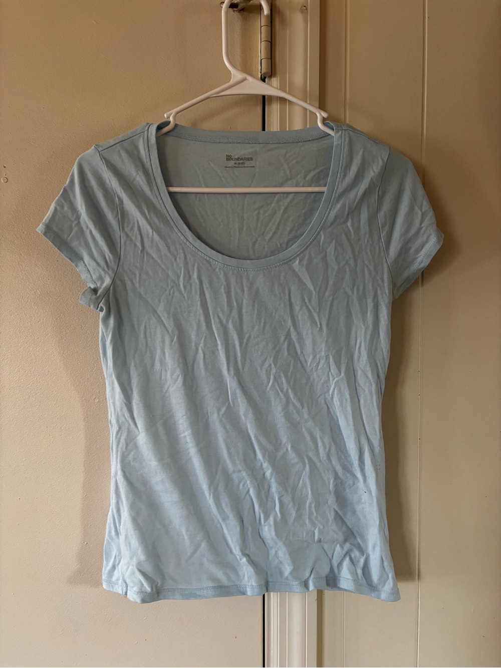 No Boundaries Light Blue Scoop Neck Short Sleeve Tee